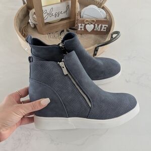 Journee Collection Gray Wedge Ankle Boots Size 9.5
